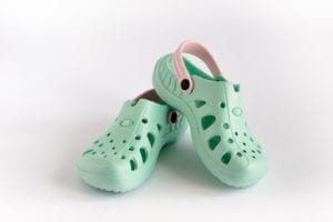 nurses wearing crocs