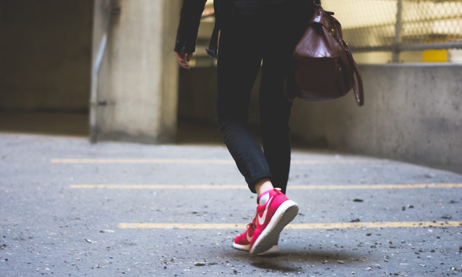 walking-shoes-image-women