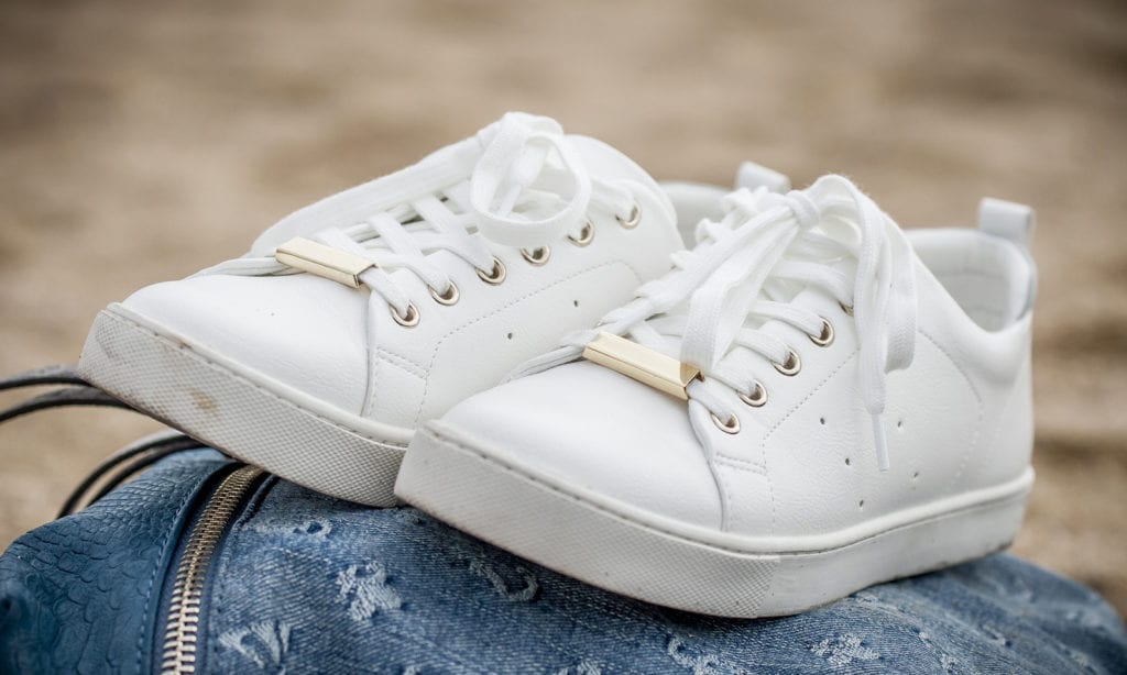 How to clean white leather shoes